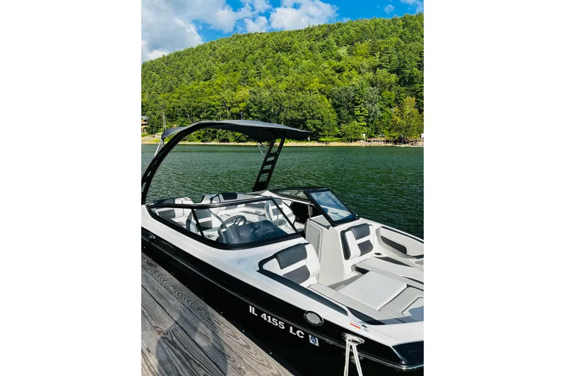 Slide: The Image of Yamaha 195S 2022 - 12