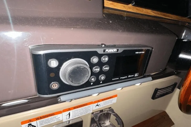 Slide: The Image of Fusion MS-UD755 stereo system in 2019 Ranger R27 LE boat dashboard. - 21