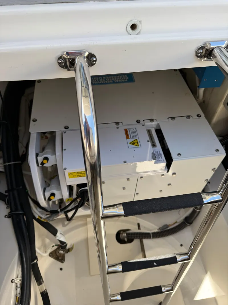 Slide: The Image of Tiara 43 LE 2023 - 12