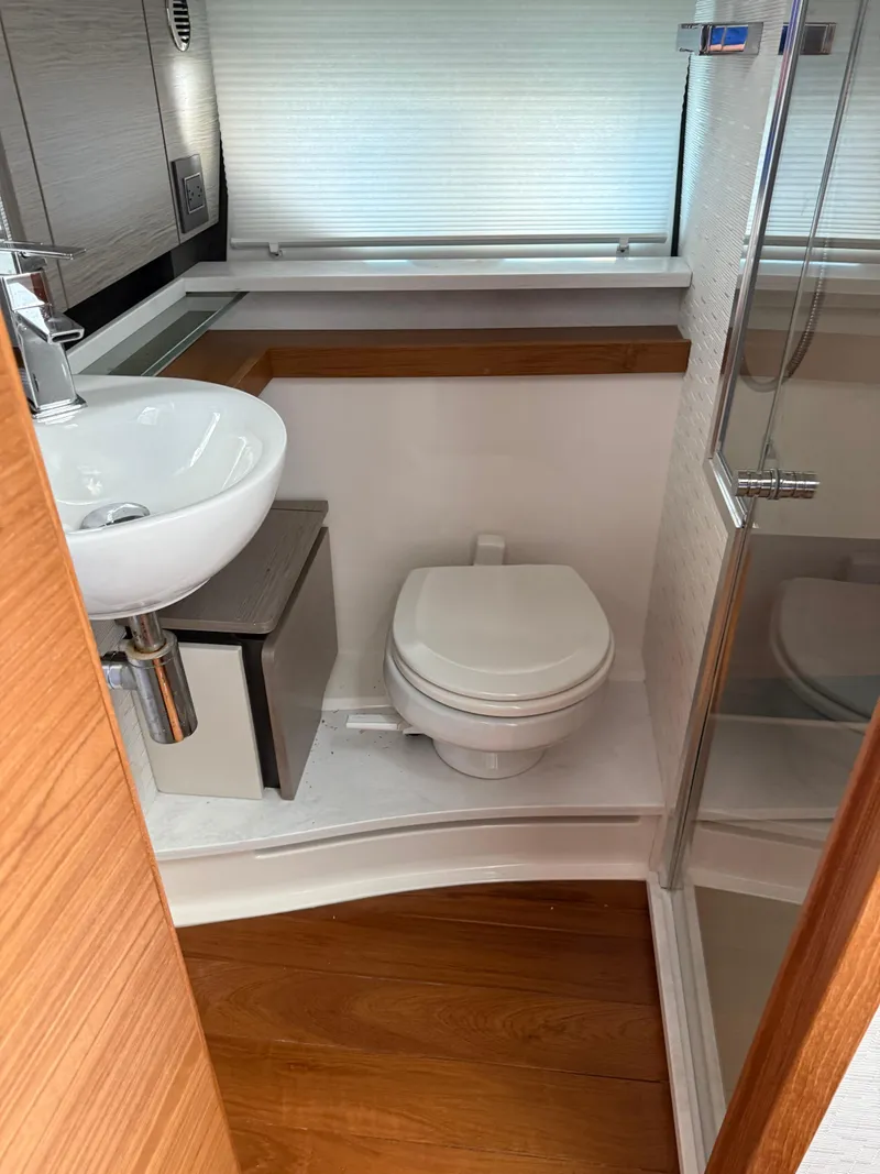 Slide: The Image of Tiara 43 LE 2023 - 23