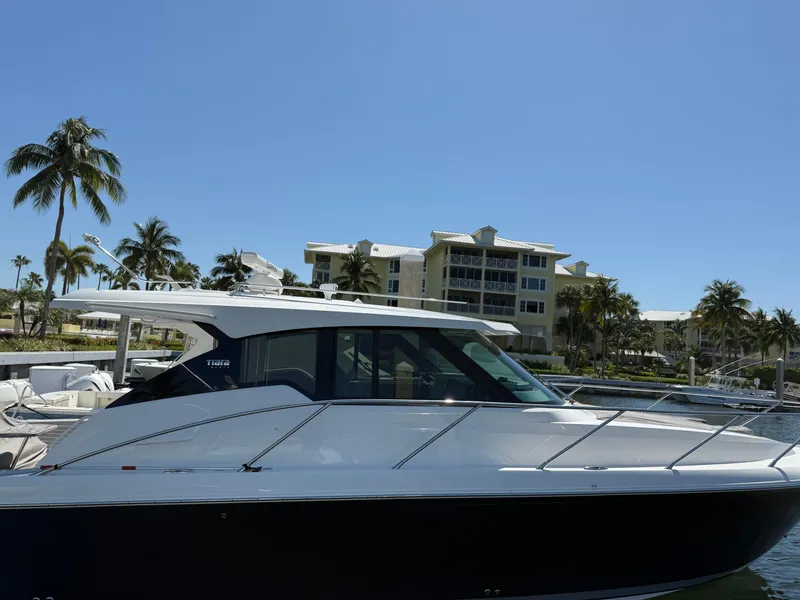 Slide: The Image of Tiara 43 LE 2023 - 27