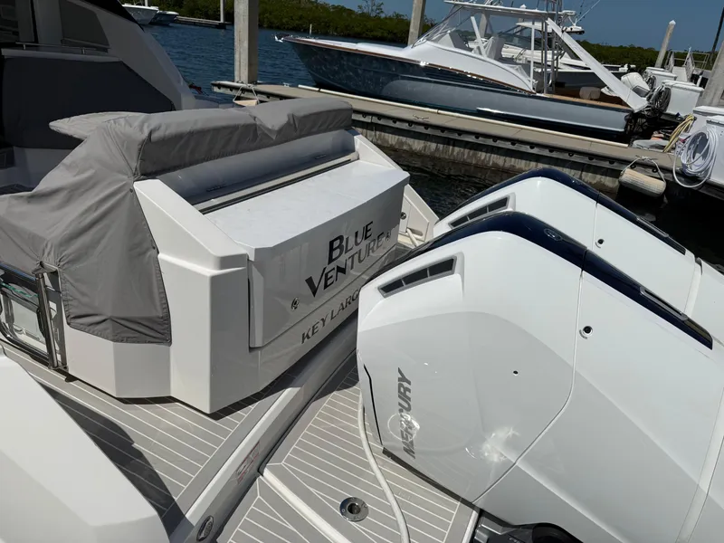 Slide: The Image of Tiara 43 LE 2023 - 5