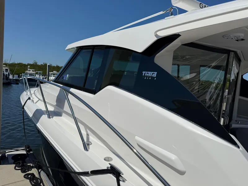 Slide: The Image of Tiara 43 LE 2023 - 6