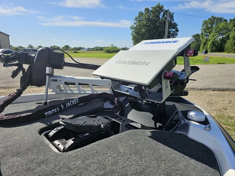 Slide: The Image of 2020 Skeeter FXR21 boat with Garmin and Lowrance electronics on deck. - 10