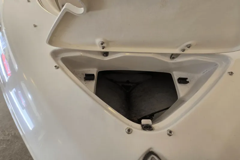 Slide: The Image of Four Winns 210 Horizon 2002 - 12