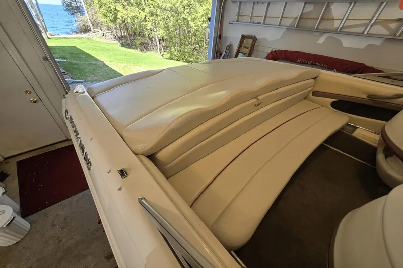 Slide: The Image of Four Winns 210 Horizon 2002 - 19