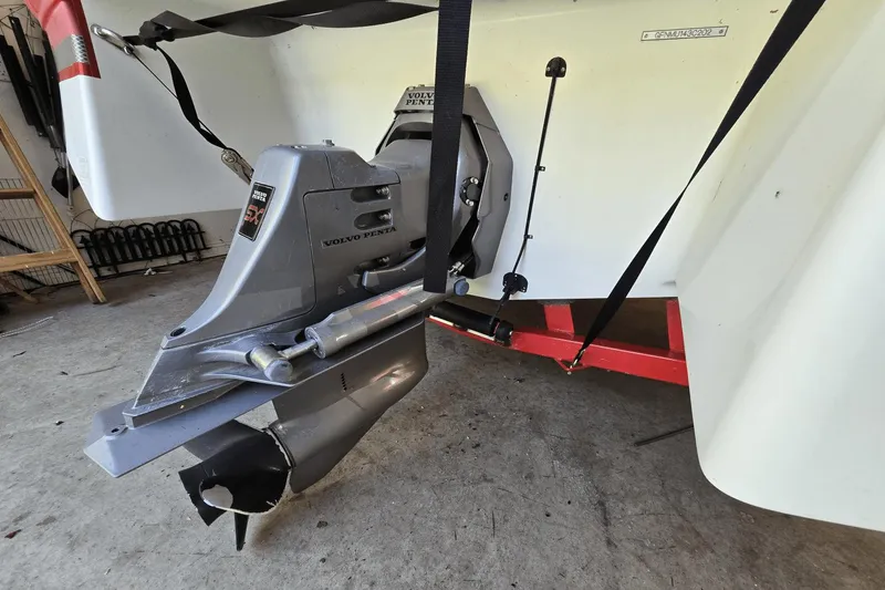 Slide: The Image of Four Winns 210 Horizon 2002 - 24