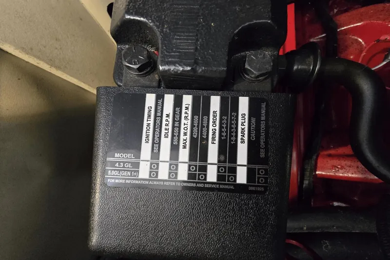 Slide: The Image of Four Winns 210 Horizon 2002 - 27