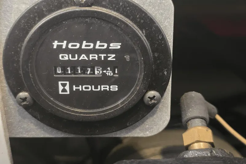 Slide: The Image of Four Winns 210 Horizon 2002 - 28