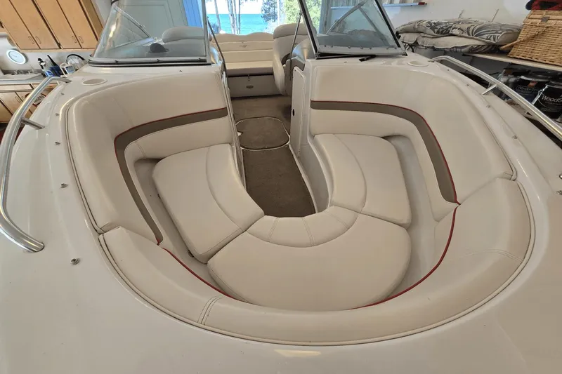 Slide: The Image of Four Winns 210 Horizon 2002 - 4