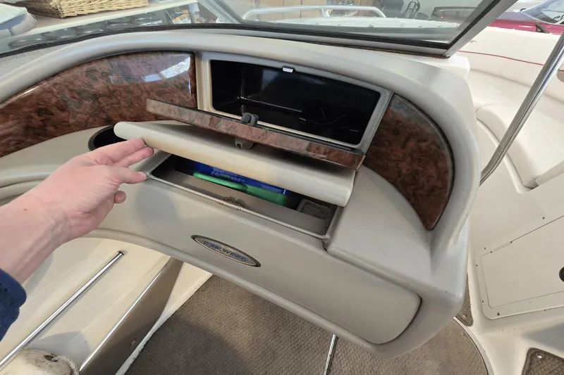 Slide: The Image of Four Winns 210 Horizon 2002 - 6