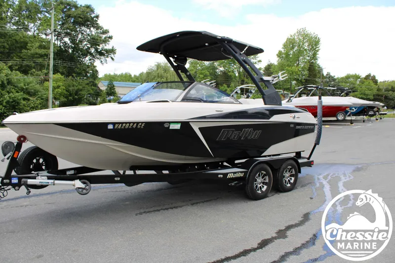Slide: The Image of 2017 Malibu Wakesetter 20 VTX boat on trailer, parked outdoors at Chessie Marine. - 8