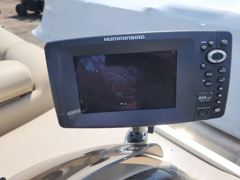 Slide: The Image of Humminbird sonar GPS device on 2011 Harris FloteBote 200 Cruiser CX boat. - 8