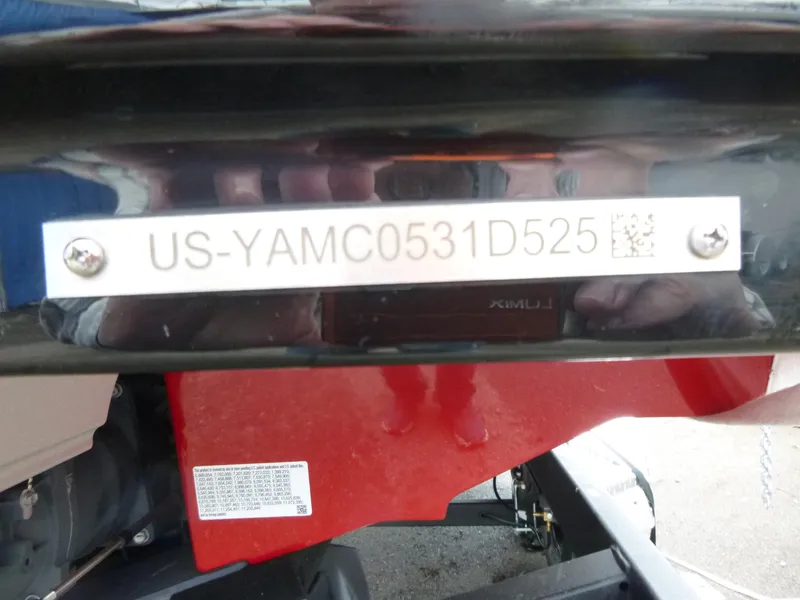 Slide: The Image of 2025 Yamaha Boats 222SD hull identification number plate, displaying US-YAMC0531D525. - 14