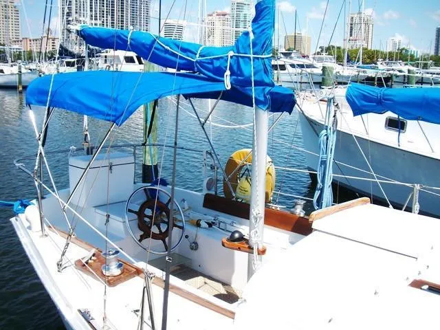 Slide: The Image of Bimini & Stbd Cockpit - 11