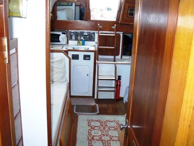 Slide: The Image of Salon View from V-Berth - 76