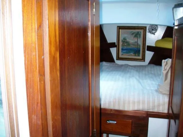 Slide: The Image of V-Berth View from Salon - 82