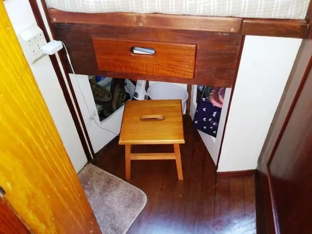 Slide: The Image of V-Berth_Storage Below - 88