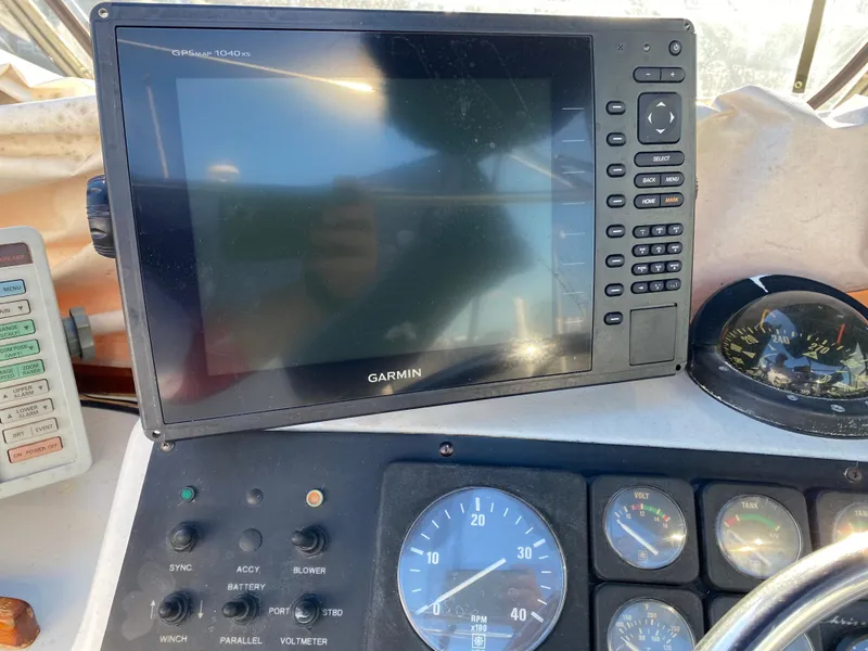 Slide: The Image of Chris-Craft 427 Catalina 1989 - 103