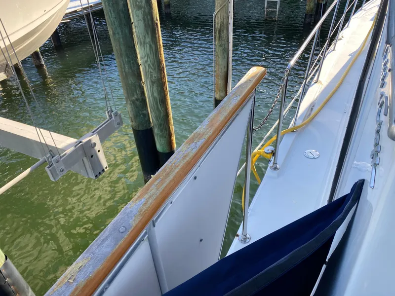 Slide: The Image of Chris-Craft 427 Catalina 1989 - 130