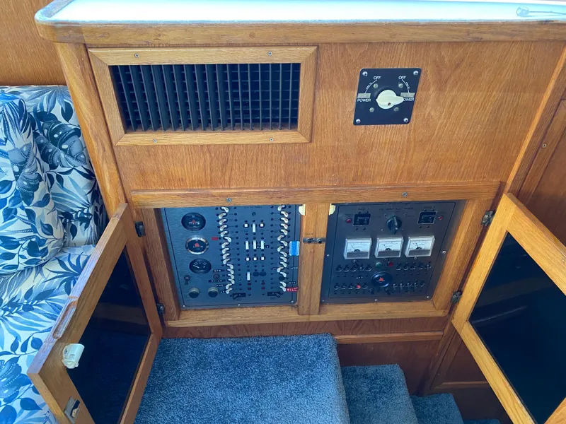 Slide: The Image of Chris-Craft 427 Catalina 1989 - 36