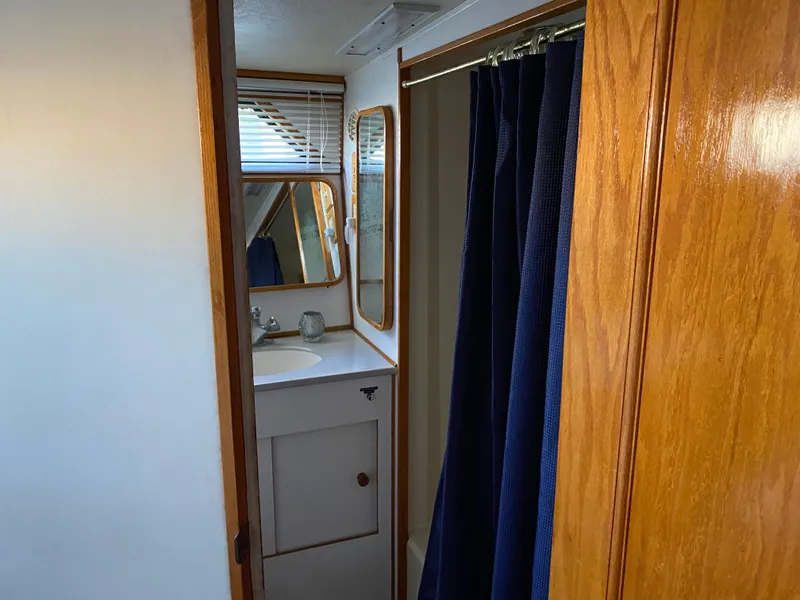 Slide: The Image of Chris-Craft 427 Catalina 1989 - 48