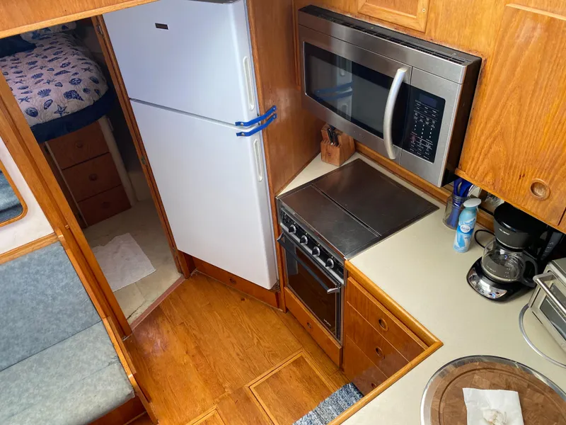 Slide: The Image of Chris-Craft 427 Catalina 1989 - 57