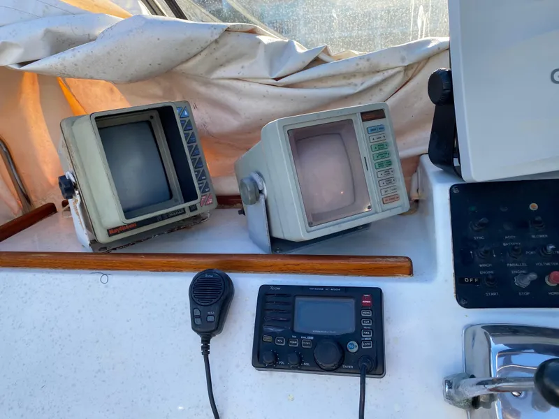 Slide: The Image of Chris-Craft 427 Catalina 1989 - 96