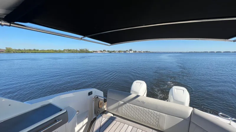 Slide: The Image of Sea Ray Sundancer 320 Outboard 2020 - 10