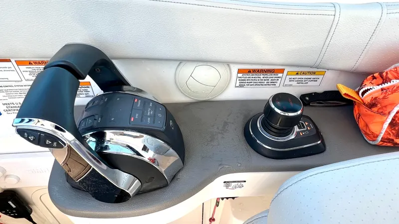 Slide: The Image of Sea Ray Sundancer 320 Outboard 2020 - 21