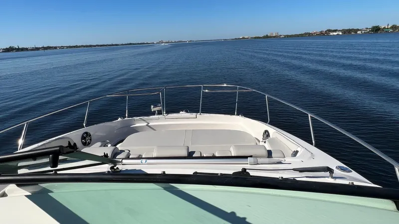 Slide: The Image of Sea Ray Sundancer 320 Outboard 2020 - 30