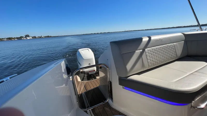 Slide: The Image of Sea Ray Sundancer 320 Outboard 2020 - 9