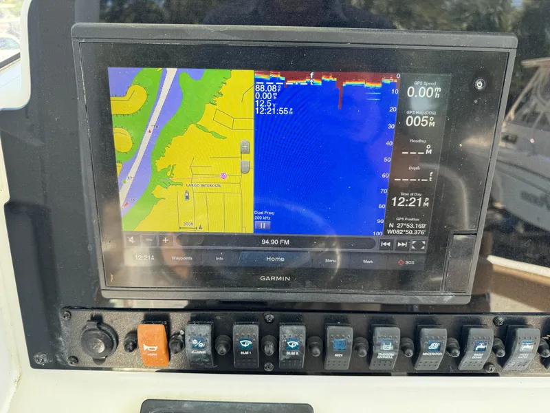 Slide: The Image of Sea Hunt Ultra 255 SE 2019 - 21
