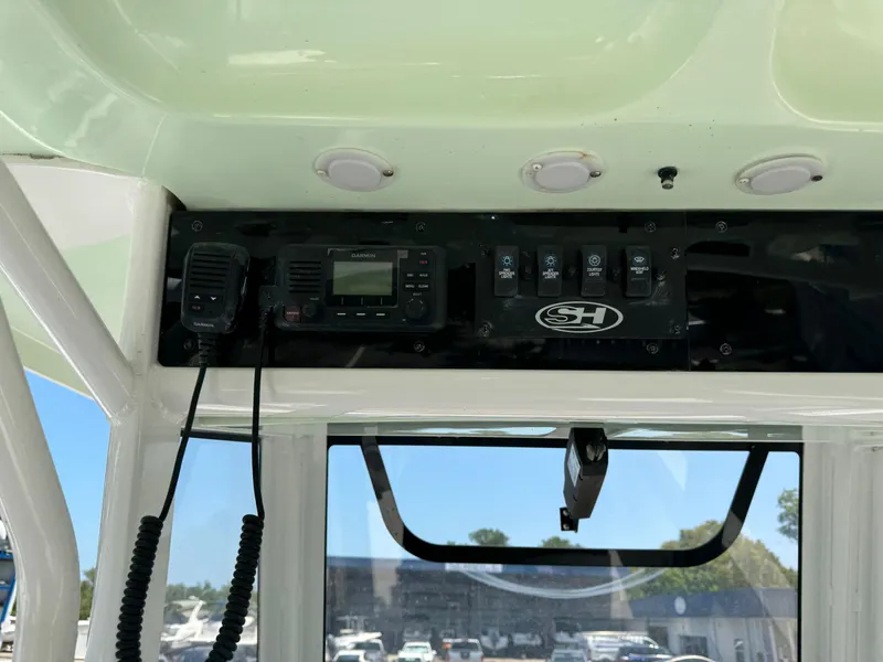 Slide: The Image of Sea Hunt Ultra 255 SE 2019 - 22