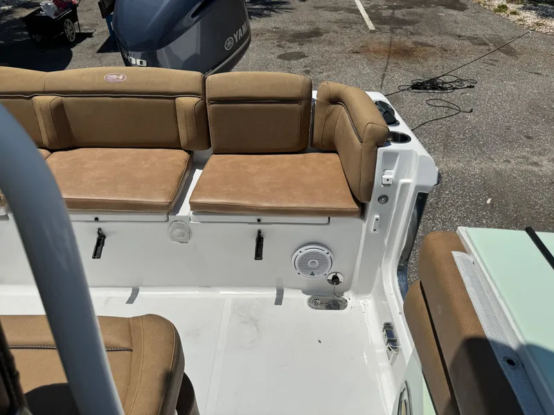 Slide: The Image of Sea Hunt Ultra 255 SE 2019 - 23
