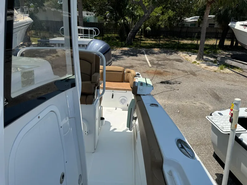 Slide: The Image of Sea Hunt Ultra 255 SE 2019 - 28