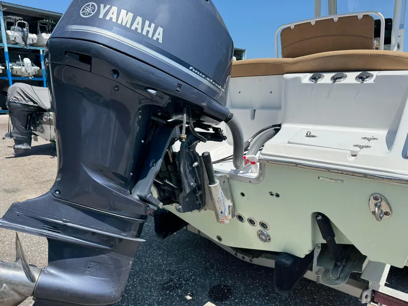 Slide: The Image of Sea Hunt Ultra 255 SE 2019 - 3