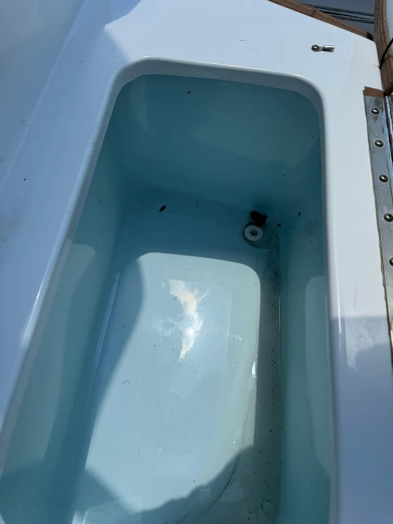 Slide: The Image of Sea Hunt Ultra 255 SE 2019 - 32