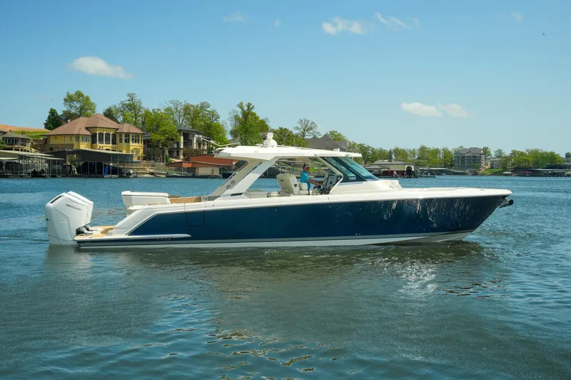 Slide: The Image of Tiara 43 LS 2024 - 103