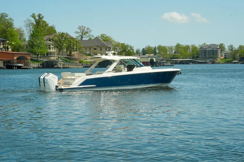 Slide: The Image of Tiara 43 LS 2024 - 107