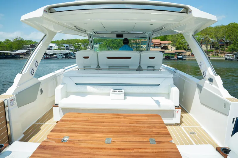 Slide: The Image of Tiara 43 LS 2024 - 55