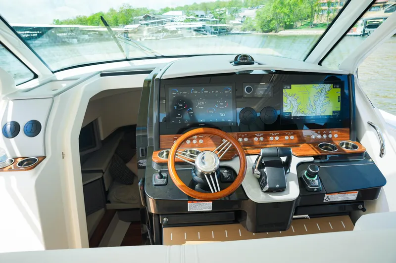 Slide: The Image of Tiara 43 LS 2024 - 59