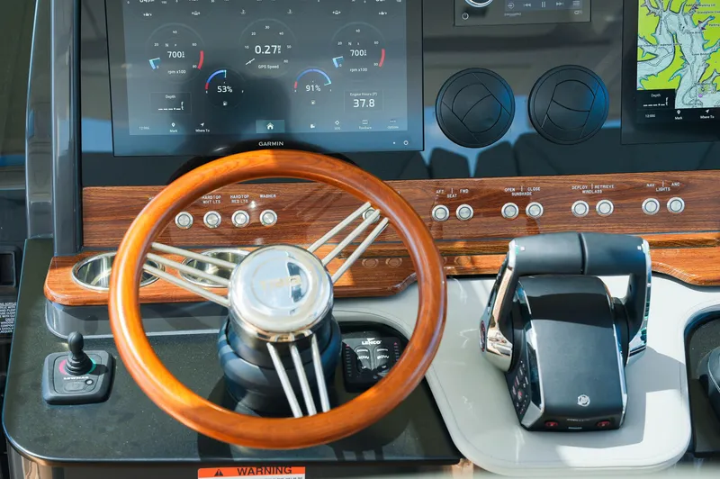 Slide: The Image of Tiara 43 LS 2024 - 60