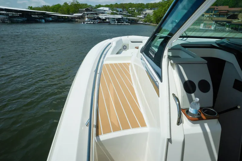 Slide: The Image of Tiara 43 LS 2024 - 62