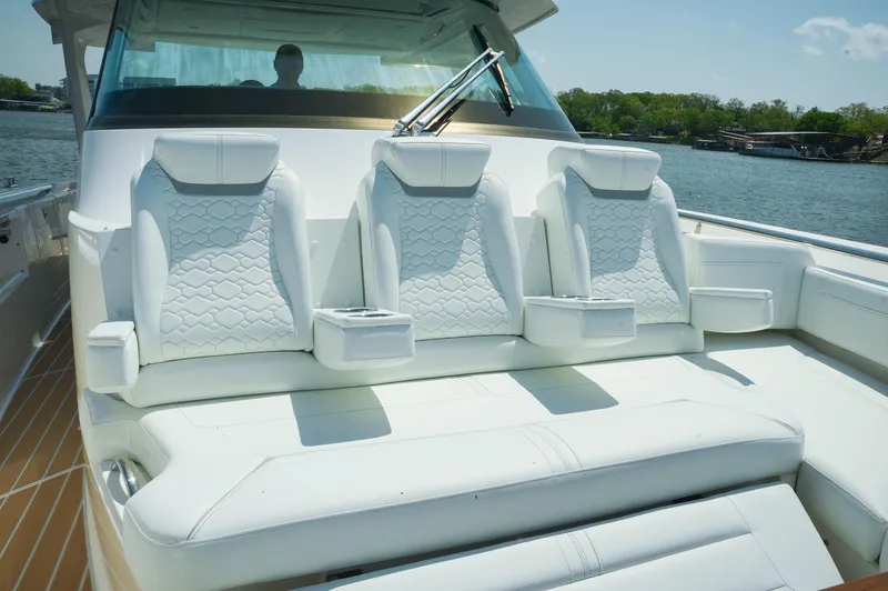 Slide: The Image of Tiara 43 LS 2024 - 65