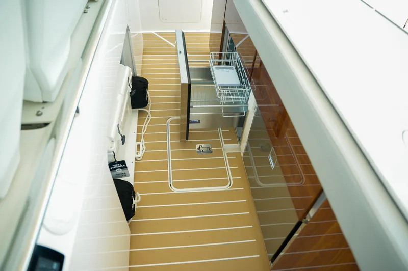 Slide: The Image of Tiara 43 LS 2024 - 73