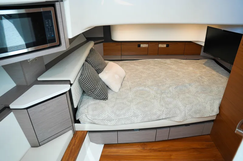 Slide: The Image of Tiara 43 LS 2024 - 77