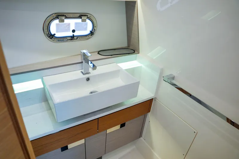 Slide: The Image of Tiara 43 LS 2024 - 82