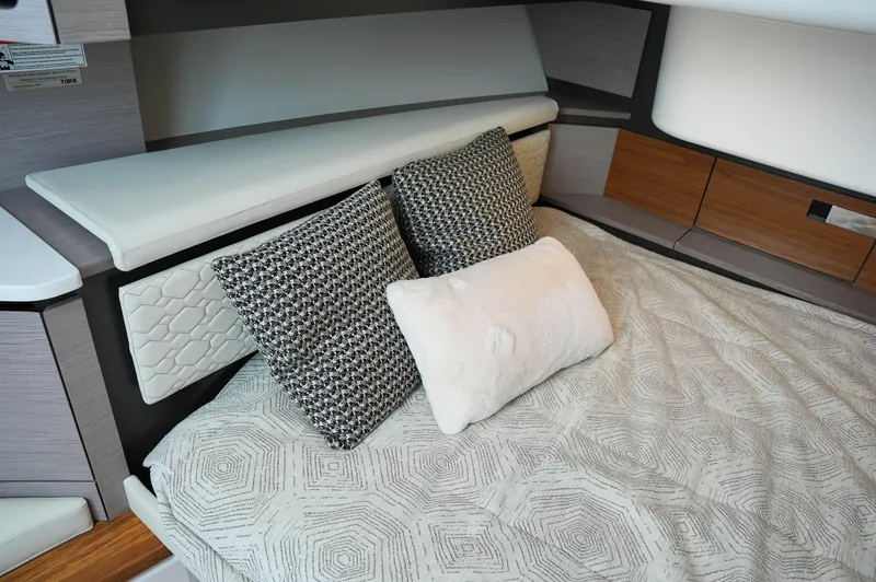 Slide: The Image of Tiara 43 LS 2024 - 86