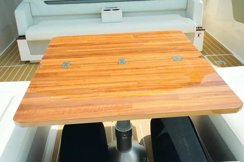 Slide: The Image of Tiara 43 LS 2024 - 90